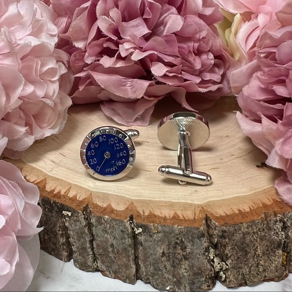 Luxury Car Blue and Silver Speedometer Cufflinks - Picture 11 of 16